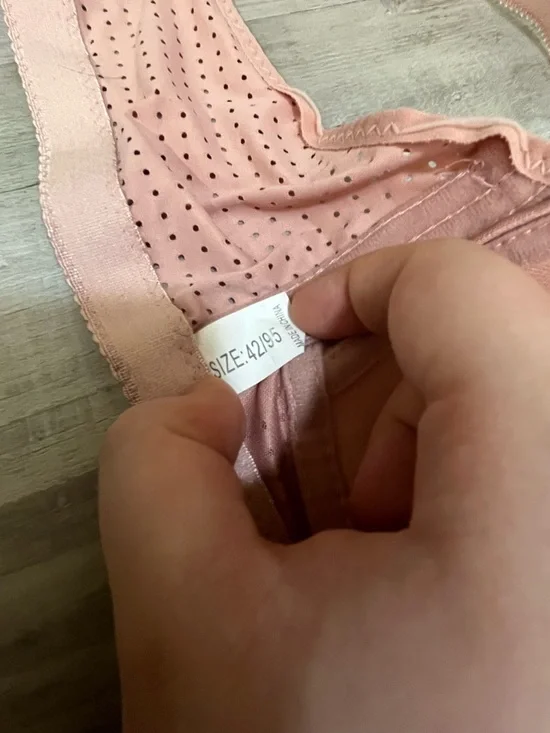 Embroidered Lace-Trim Support Bra in Blush Pink - Picture 3 of 3